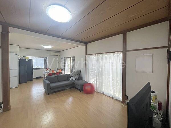 LDKは南向きで1日中光が差し込みます(^^)/
