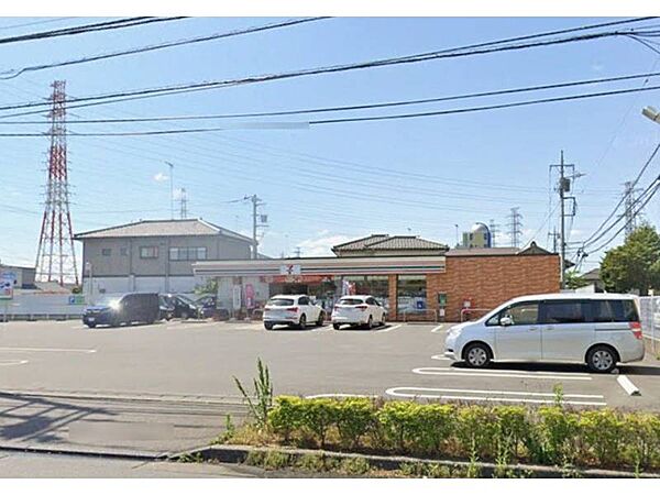 セブンイレブン小山城北店 1026m