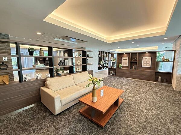 家に帰るのが楽しみに。まるでホテルライクな空間。ゲストにも自慢できるオシャレなロビーが、暮らしをワンランクアップ☆