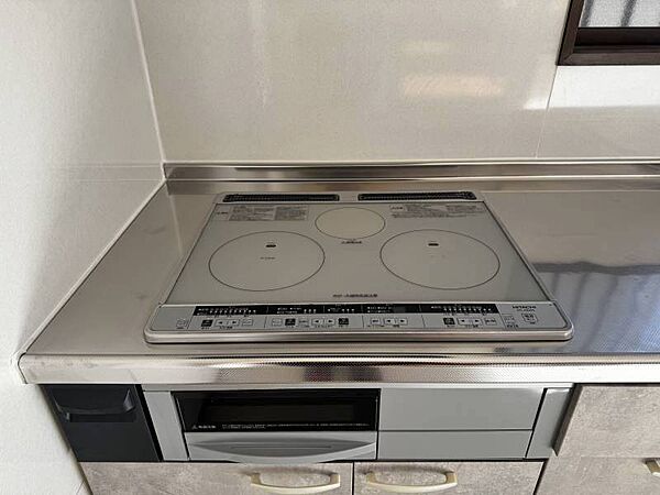 お掃除の手間が少ないIHコンロ☆