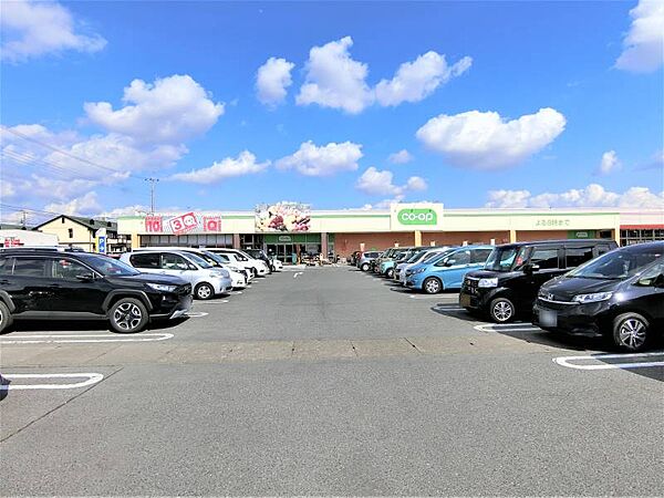 コープ越戸店 834m