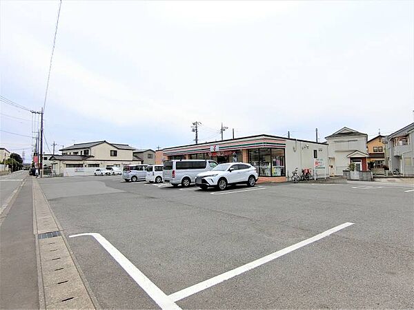 セブンイレブン宇都宮御幸小学校前店 496m