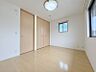 室内：【洋室６帖】 ２階は居室４部屋あるので、１人１部屋もてる環境が整っております。自分好みのインテリアで、心地よい個室作りを楽しめます！