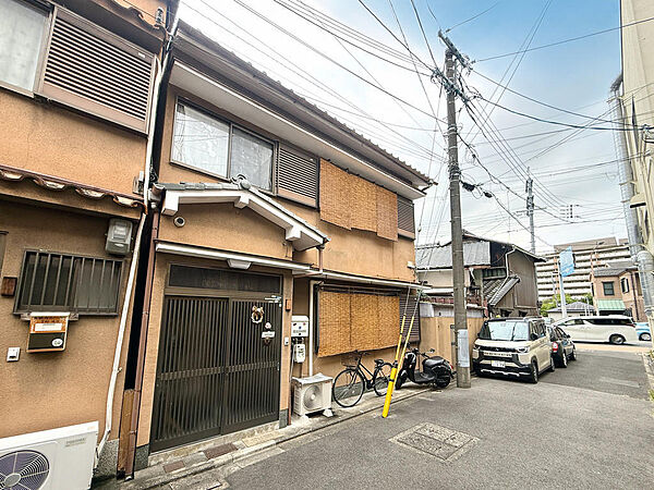 周辺は閑静な住宅街です。
