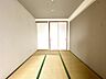 子供部屋：約5.1帖の和室です。クロスと襖の貼替えを行っております。