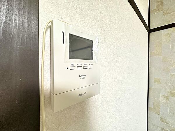 モニター付きインターホンを新調しています。