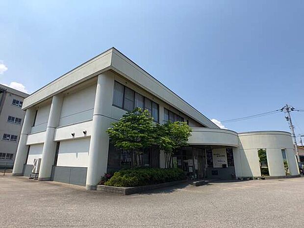 【市役所・区役所】富山市新庄地区センターまで1060ｍ