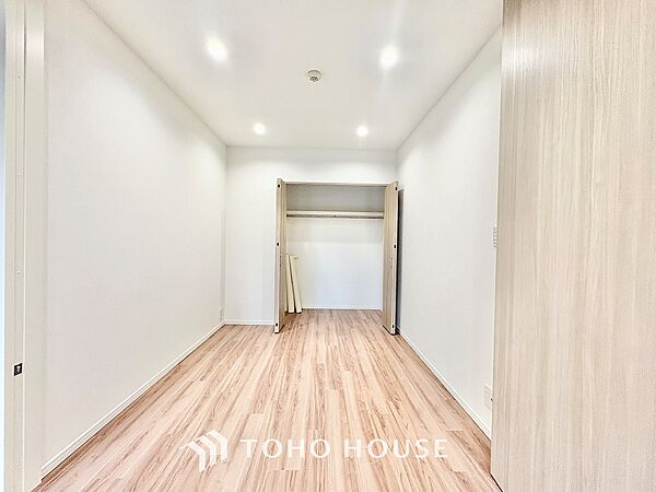 ◆時を忘れる場所◆ここにはみんなが集い、食事と楽しい会話が始まる。話に夢中になりすぎて、ついつい時を忘れ夜半過ぎになってしまう。そんな束の間の幸せを感じさせてくれる場所でありたい。