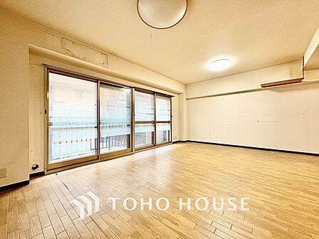 叶えたかったのは落ち着きのあるナチュラルな風合い。そして開放感があるリビング。優雅な気分に浸れる幸せな時間をこの空間で。