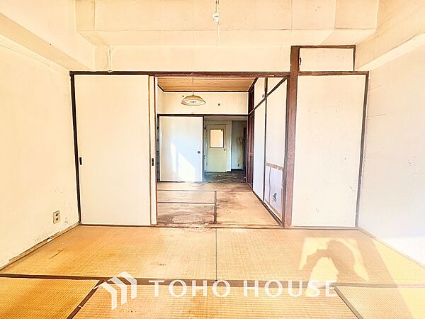 【LIVING】◆住む喜び、楽しさ、感動◆を君と共有したい。いつまでもずっと家族を見渡せるこの広い空間で。
