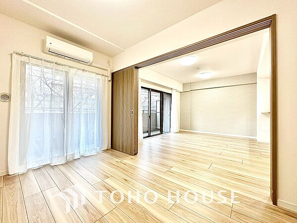 【LIVING】◆住む喜び、楽しさ、感動◆を君と共有したい。いつまでもずっと家族を見渡せるこの広い空間で。
