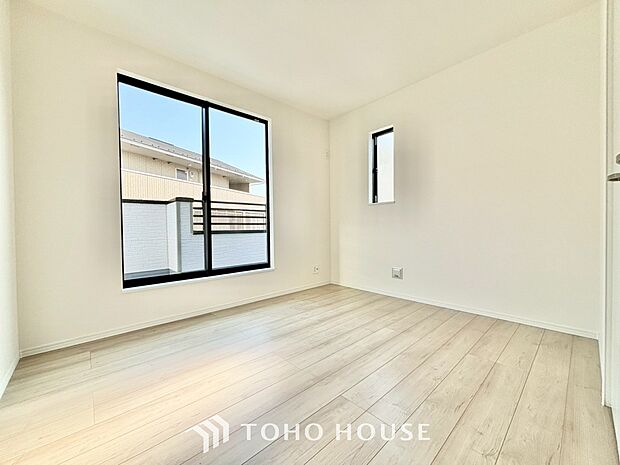 【自身の道】華道、剣道、そしてここで暮らす者の正道。物事の正しい考えや愛する家族とのコミュニケーション。そんな考えの暮らし方がこの空間にも散りばめられている。