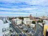 バルコニー：ほんの少しのこだわり。ちょっとした色使いがその家がもつ雰囲気、趣（おもむき）を携え、暮らす家族や訪ねてくる友人・知人に新鮮な香りを運んできます。