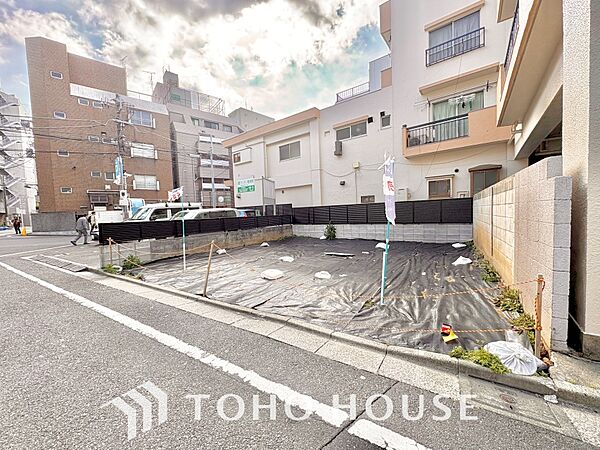 【Light shower】太陽光をたくさん感じながら、明るく豊かな暮らしを約束する住まい。四季の移ろいを感じながら、我が子の成長を見守る。そんな家がここに。