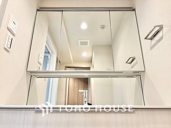 【WASHROOM】◆快適◆煌びやかな暮らしの中にも忘れたくない快適さ。大きな収納が助けてくれます。