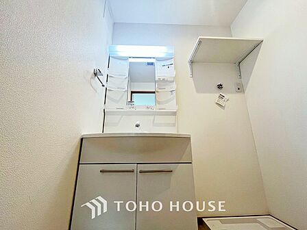 【WASHROOM】◆快適◆煌びやかな暮らしの中にも忘れたくない快適さ。大きな収納が助けてくれます。