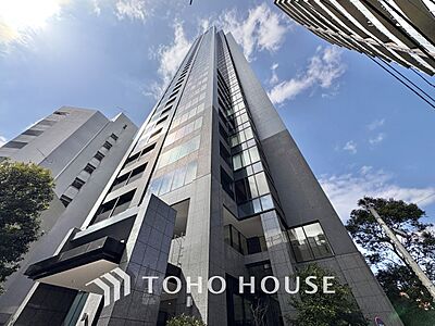 外観:漂う上質な空気感、マンションに入れば「おかえりなさい」と笑顔で迎えてくれるエントランス。最良の心配りを感じるマンションでした。 外観:漂う上質な空気感、マンションに入れば「おかえりなさい」と笑顔で迎えてくれるエントランス。最良の心配りを感じるマンションでした。