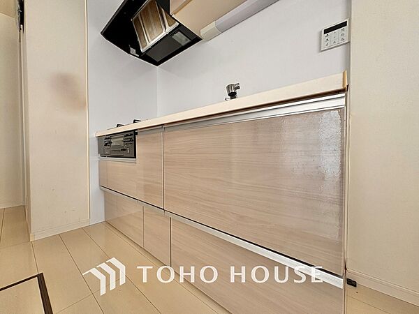 ◆愛育◆キッチンは家族の絆を育む大切な空間。シンプルで使い易いSystemKitchenで愉しく作る料理は愛情のある美味しいご馳走に。家族で使える広々としたダイニングキッチンです。