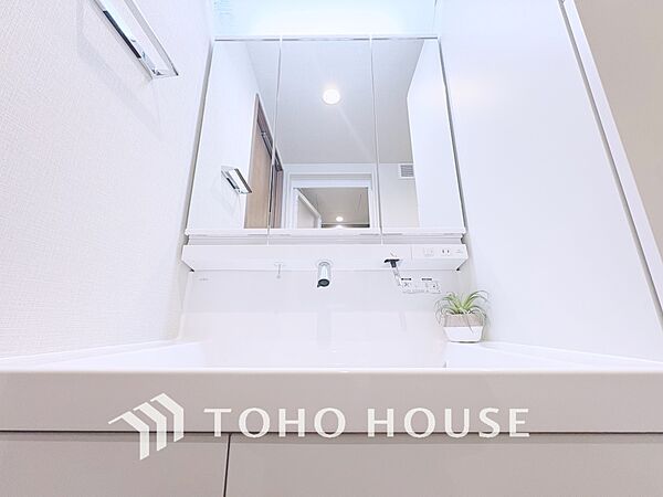【WASHROOM】◆快適◆煌びやかな暮らしの中にも忘れたくない快適さ。大きな収納が助けてくれます。