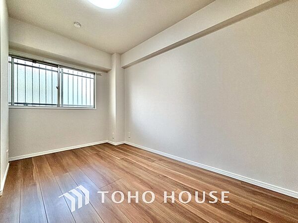 使いやすく、明るい洋室に仕上がります。子供部屋や趣味のお部屋にご利用できます。ご自身で家具などを配置し、素敵な空間を創り上げられます。