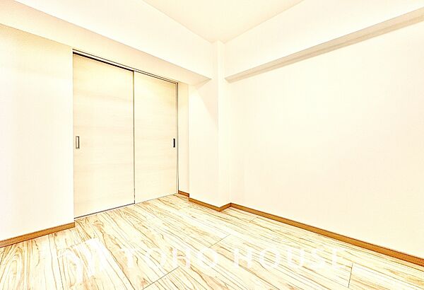 使いやすく、明るい洋室に仕上がります。子供部屋や趣味のお部屋にご利用できます。ご自身で家具などを配置し、素敵な空間を創り上げられます。