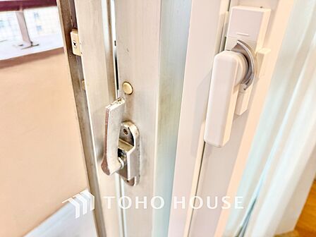 ◆闇夜の輝き◆オレンジ色の光は大人になった今の僕にはわかる。1日の終わりを伝えに来たわけではなく、また明日が来る方へ導いてくれた事を。