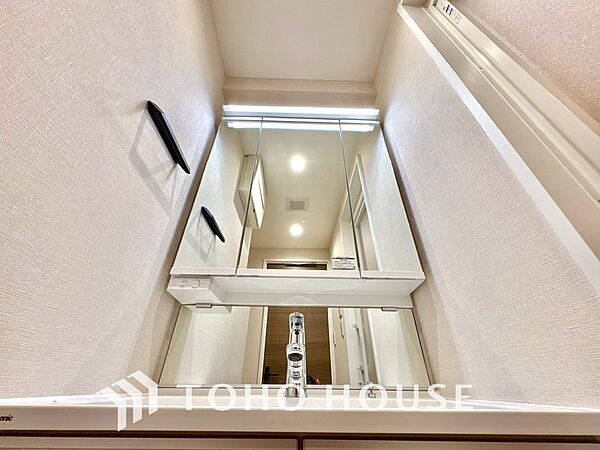 【WASHROOM】◆快適◆煌びやかな暮らしの中にも忘れたくない快適さ。大きな収納が助けてくれます。
