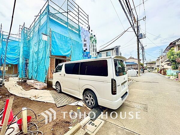 太陽光をたくさん感じながら、明るく豊かな暮らしを約束する住まい。四季の移ろいを感じながら、日々を過ごす。なんとなく幸せ