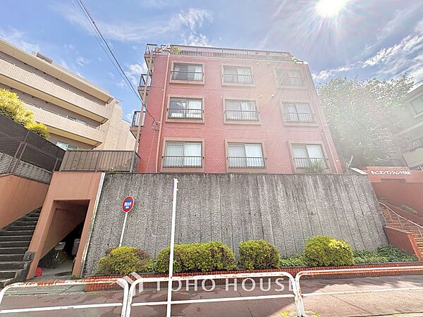 陽だまりに満ちたくつろぎの空間を演出します。