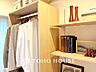 寝室：【PRIVATE ROOM】◆属毛離裏◆子は父を手本とし、母に愛育されて成長する。家族の深い繋がり。いつまでも大切にしたい。