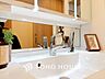 洗面：【WASHROOM】◆快適◆煌びやかな暮らしの中にも忘れたくない快適さ。大きな収納が助けてくれます。