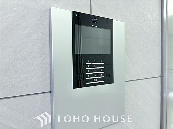 ◆オートロック◆自室の鍵だけではなく、建物内に共用玄関のドアがあり、施錠されているという点がポイント。正しく施錠されていれば居住者以外の侵入を拒むことができます。