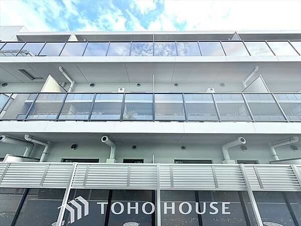 採光や風通しを考えて設計された間取り。近隣との視線を考え、街全体で調整される窓位置。外観だけでなく、そこに住まうご家族の心地よさを最優先しました。