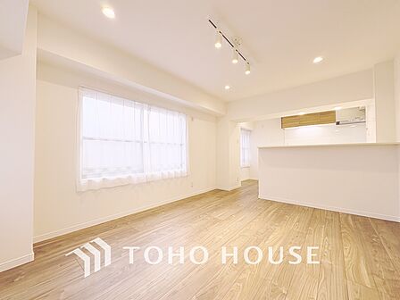 【LIVING】◆Sunshine◆光が燦々と入り、いるだけで気持ちいい。「開放的でゆとりあるお部屋です。」