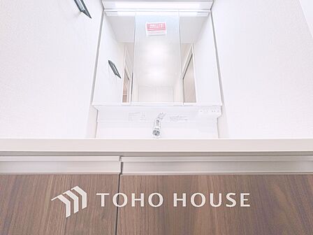 【WASHROOM】◆快適◆煌びやかな暮らしの中にも忘れたくない快適さ。大きな収納が助けてくれます。
