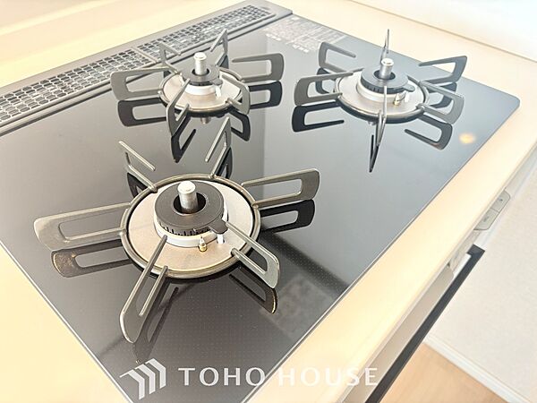 【KITCHEN】◆開放的◆後片付けが楽なシステムキッチン。収納スペースの充実！