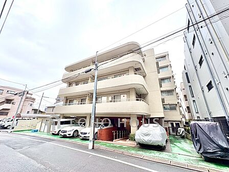 ～【Modern Style】 確かなデザイン性と、日々の暮らしやすさを調和させた上質な空間設計～