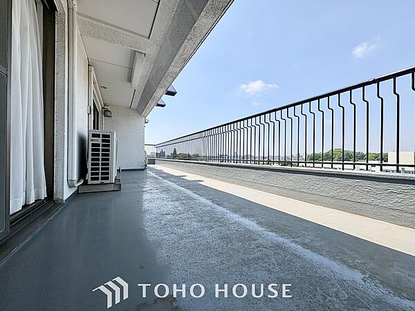 【BALCONY】◆BLUE SKY◆自然の心地よさに包まれる。大開口の外に広がるのは爽やかな青空