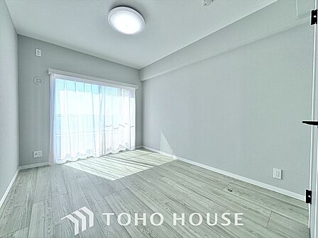 使いやすく、明るい洋室に仕上がります。子供部屋や趣味のお部屋にご利用できます。ご自身で家具などを配置し、素敵な空間を創り上げられます。