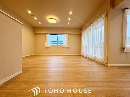 【LIVING】◆Sunshine◆光が燦々と入り、いるだけで気持ちいい。「開放的でゆとりあるお部屋です。
