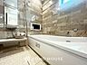 浴室：【BATHROOM】◆プライベートな空間◆simpleだからrelaxできるんです。こころもからだもキレイさっぱり。