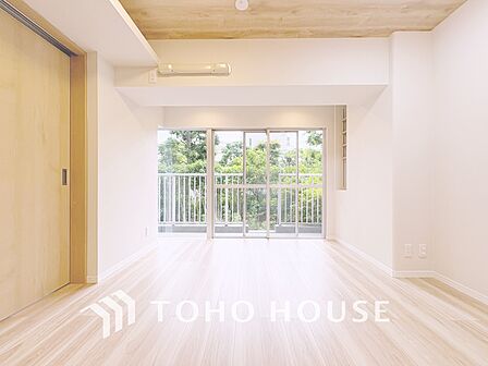 【LIVING】◆陽光◆が差し込む。この開放的なLDKに家族の笑顔が集う。家族が一緒に過ごす空間は明るく、そして居心地よく。