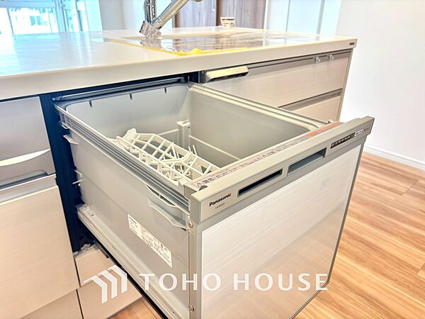 ◆食洗機◆お子様の面倒を見れる時間が増え時短になります。加えて手荒れも防げてしかも節水が高い為、大変人気があり重宝します。