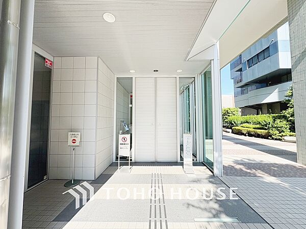 【ENTRANCE】◆そびえ立つ◆我が家のシンボル。遠くの空が赤く染まる夕べが待ち遠しい。