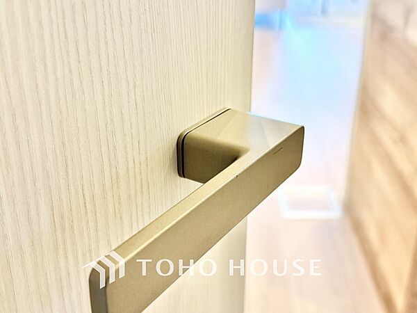 ◆色彩◆この空間に放たれた光は華美なまでに演出されたデザイン。流れる時をより芳醇なコーヒーの様な色彩奏でるアダージョ。そして情景豊かな作品のような暮らしがイメージできる。