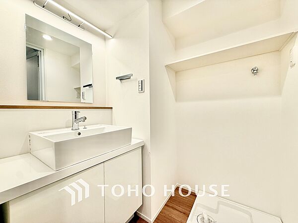 ◆洗面◆清潔感のある水回り。白で統一されたスタイリッシュな空間。毎日使う場所だから究にシンプルにこだわりました。