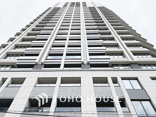 【APPEARANCE】◆眩い◆光が燦々と入り、家族の笑顔を照らす。「いつまでも続いて」と願う夢のような毎日がここにある。
