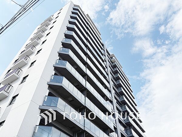 【APPEARANCE】◆眩い◆光が燦々と入り、家族の笑顔を照らす。「いつまでも続いて」と願う夢のような毎日がここにある。