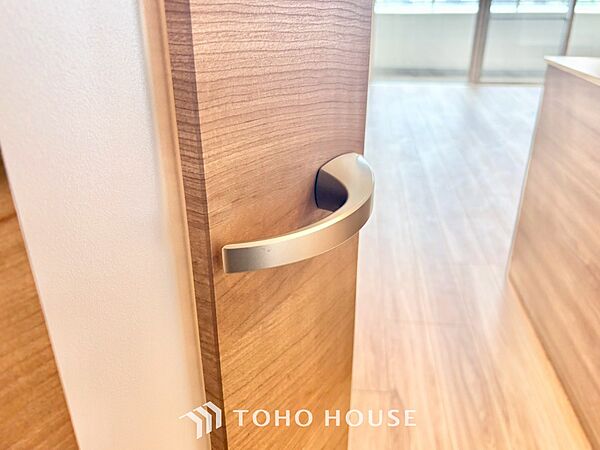 ◆闇夜の輝き◆オレンジ色の光は大人になった今の僕にはわかる。1日の終わりを伝えに来たわけではなく、また明日が来る方へ導いてくれた事を。