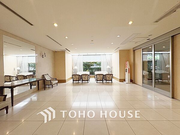【ENTRANCE】◆そびえ立つ◆我が家のシンボル。遠くの空が赤く染まる夕べが待ち遠しい。